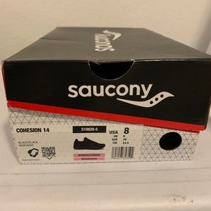 New Saucony black sneakers Sau